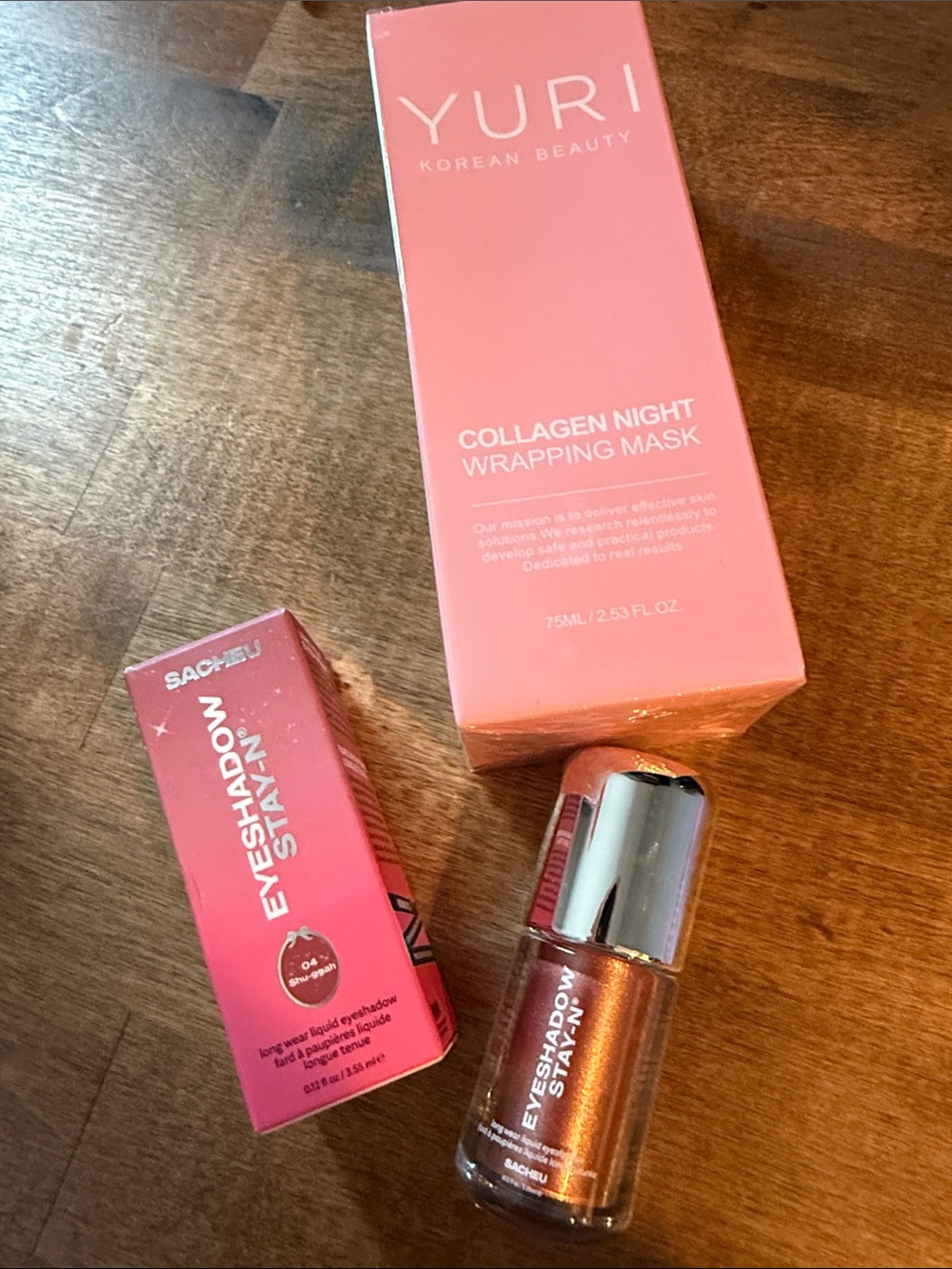 Eyeshadow Stay-In Liquid Eyeshadow — Shimmery Rose Bronze - Picture 3 of 3